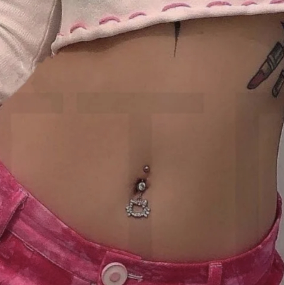 🆕 Hello Kitty Bellybutton Ring. - Picture 2 of 9